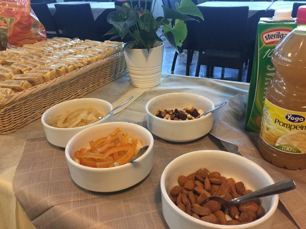 新报春花酒店 里米尼 外观 照片